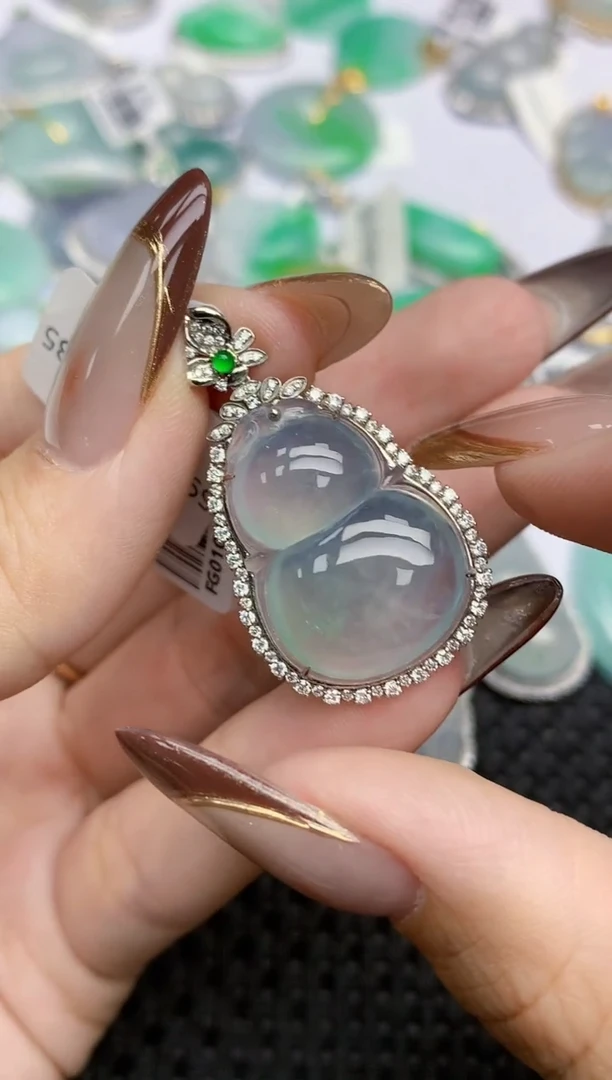 颈饰18K金镶嵌翡翠146   天然翡翠A货  百元以上9米证书费自理