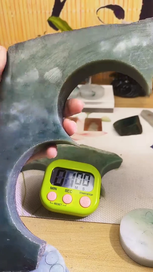 翡翠未镶嵌颈饰翡翠024