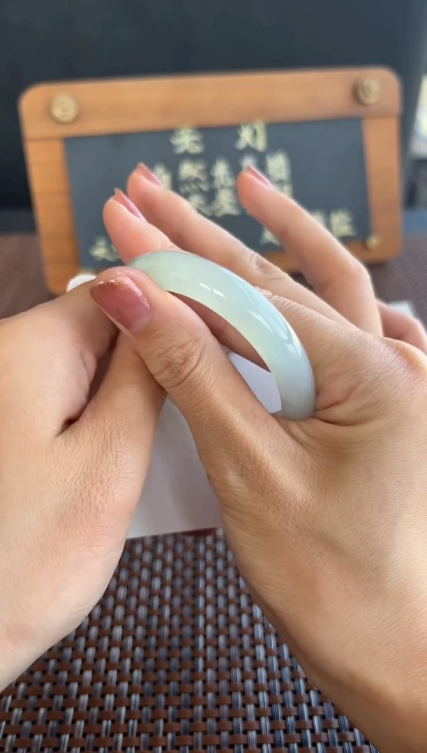 【闪购商品】翡翠手镯未镶嵌19号54*47.2*9.2*7.3