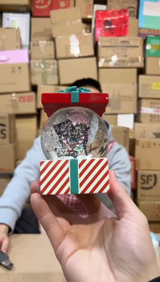 【闪购商品】杯礼物史迪仔水晶球鼓泡北方勿拍