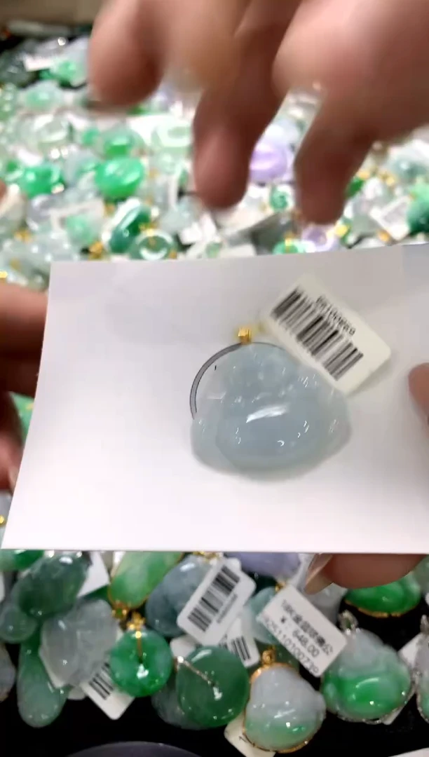 颈饰18K金镶嵌翡翠1