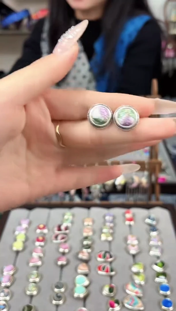 织绣民族风非遗老绣饰品716