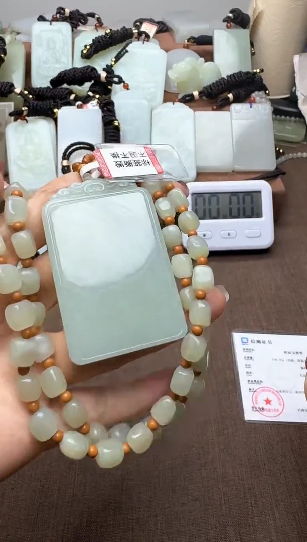 颈饰未镶嵌和田玉1