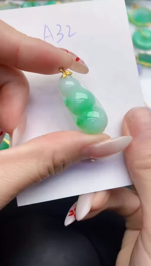 【闪购商品】翡翠颈饰18K金镶嵌0000000000