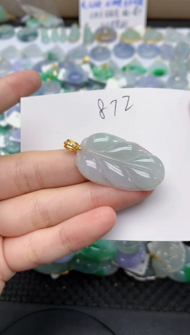 翡翠未镶嵌颈饰天然缅甸A货翡翠