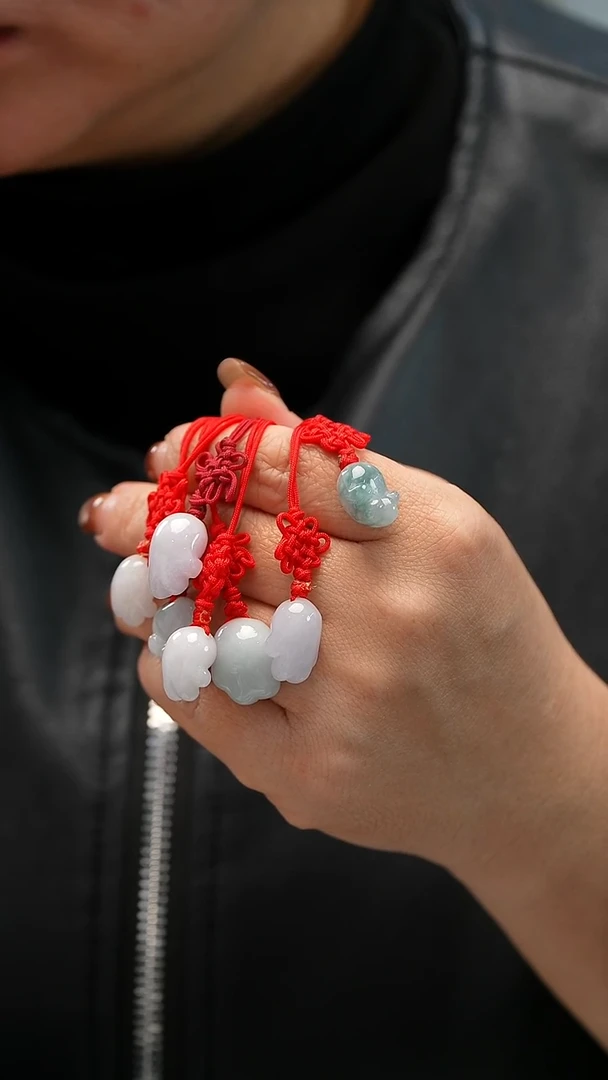 颈饰未镶嵌翡翠猫爪多样性发其一