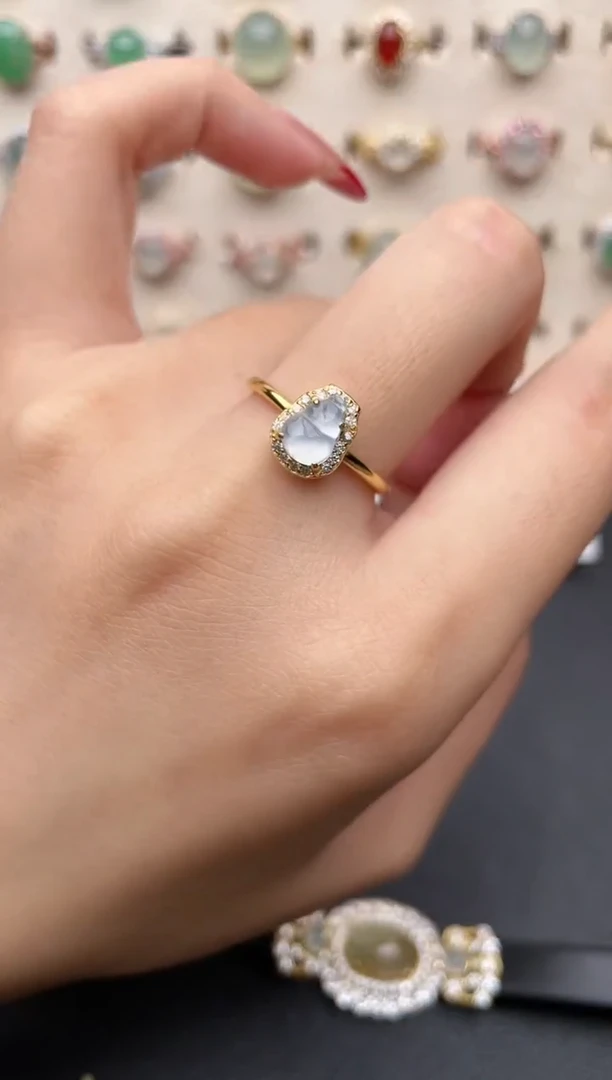 【闪购商品】翡翠戒指银S925镶嵌一物一证一礼盒