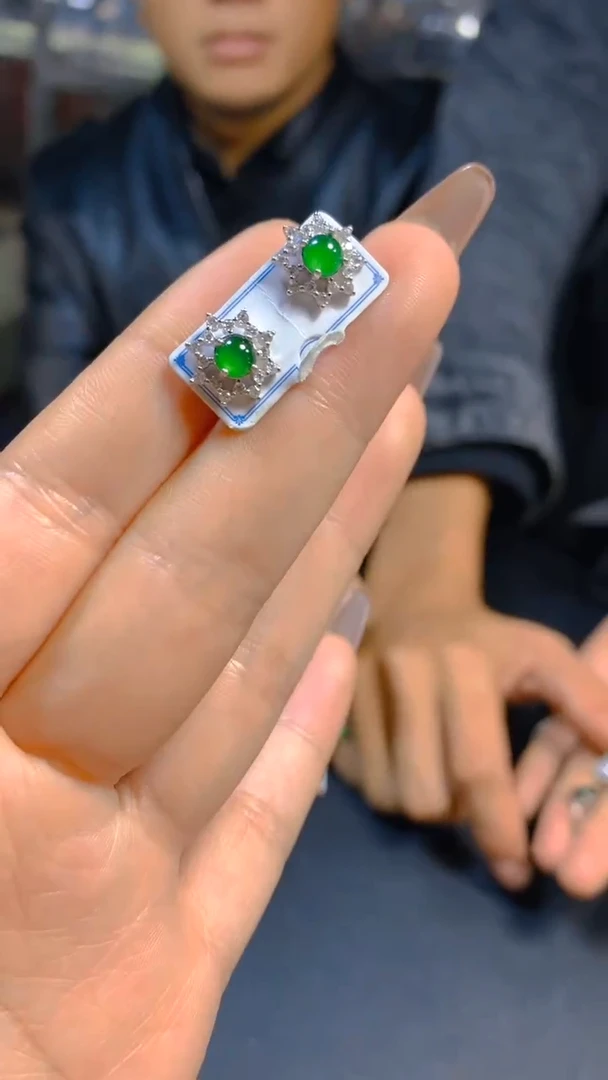 【闪购商品】翡翠耳饰未镶嵌0732965080多样性发一