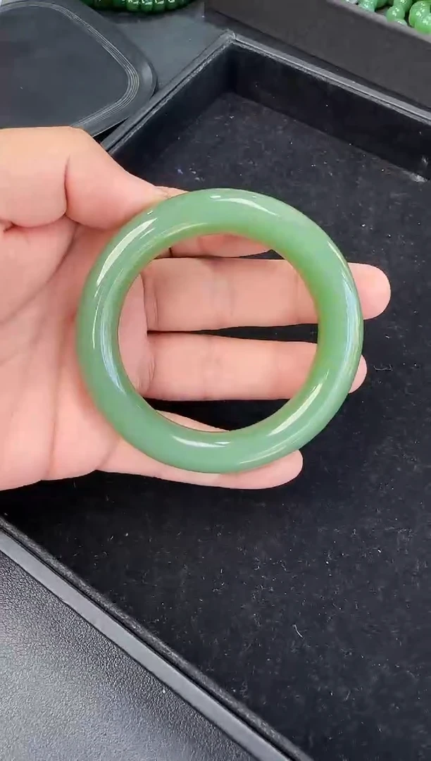 未镶嵌手镯和田玉粉青53+圈口