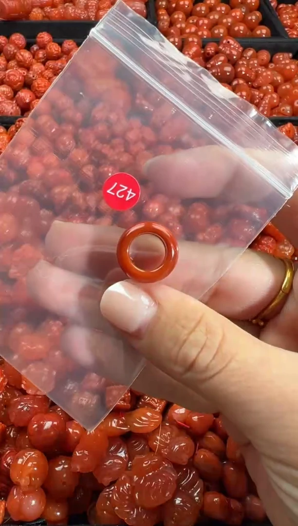 颈饰未镶嵌南红玛瑙1