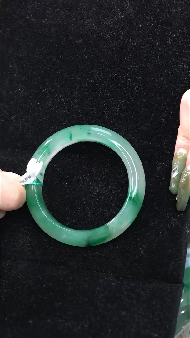 石英质玉手镯未镶嵌57/58