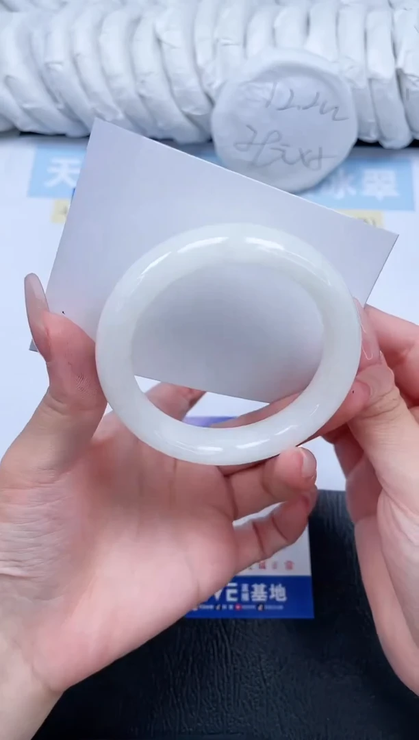 和田玉手镯未镶嵌T273-54.3