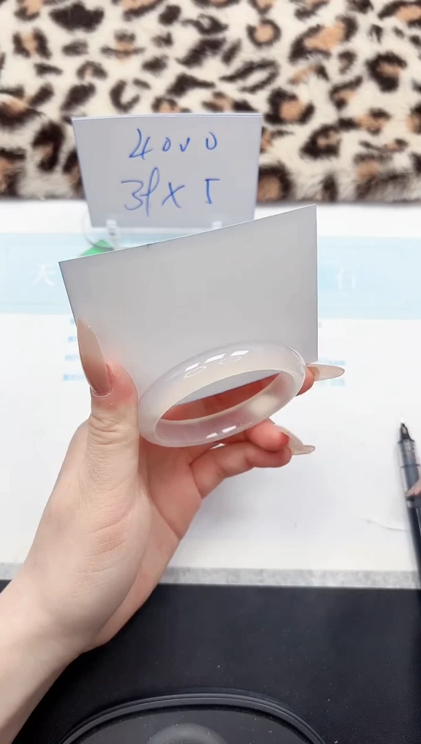 【闪购商品】石英质玉手镯未镶嵌146-50