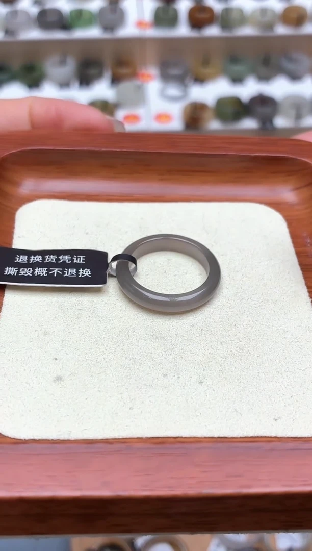 未镶嵌戒圈和田玉去****恼15号