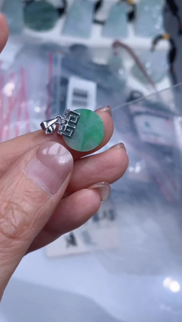 颈饰银S925镶嵌翡翠吊坠