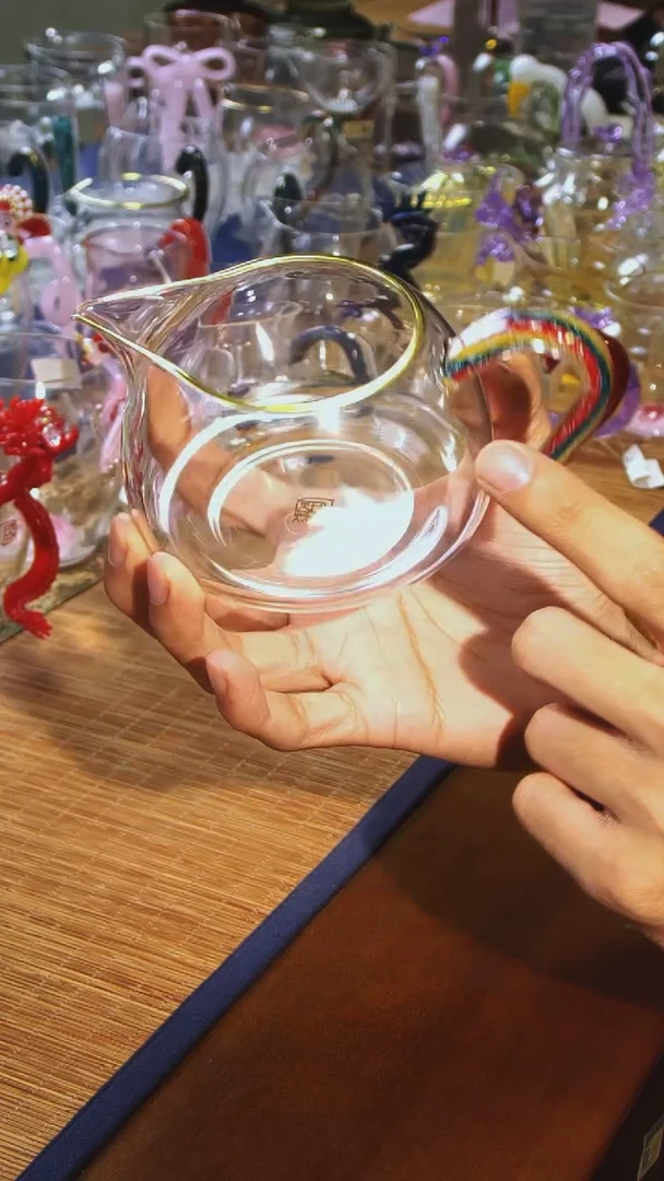 【闪购商品】彩虹描金聚宝公杯晶焱金标