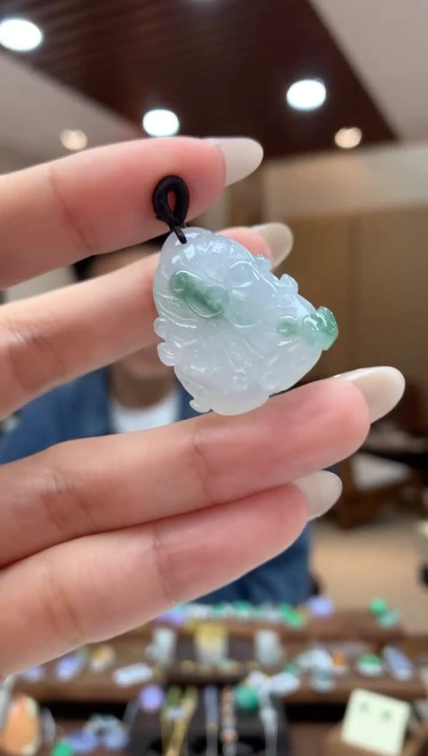 吊坠(不含链)未镶嵌翡翠白菜