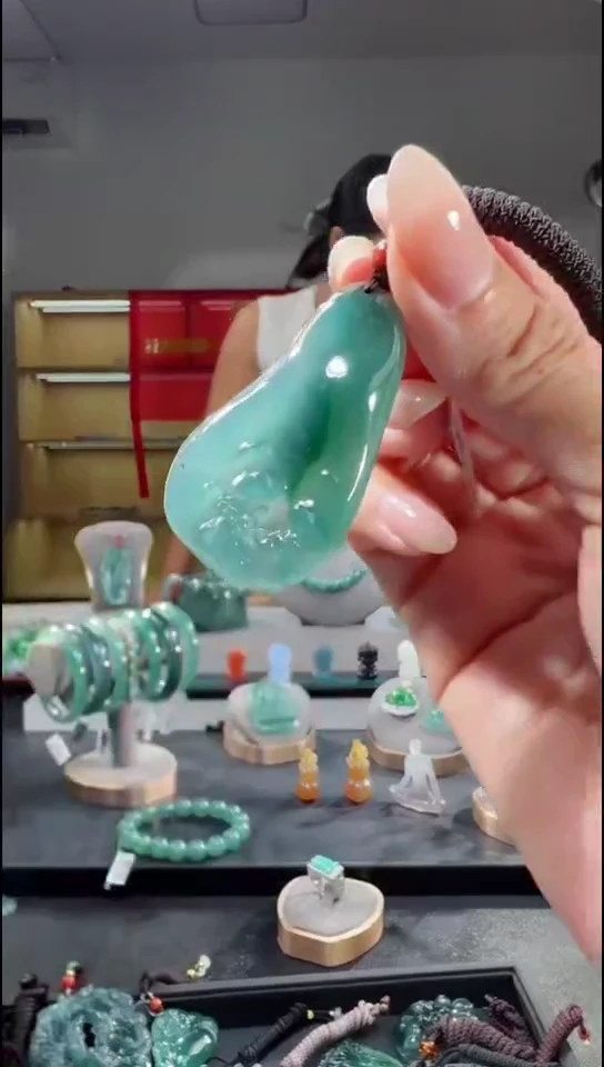 吊坠(不含链)未镶嵌翡翠花牌