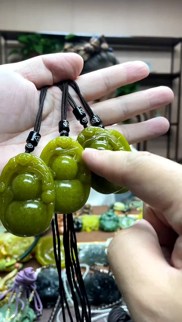 未镶嵌岫玉吊坠多样性发货发其中之一
