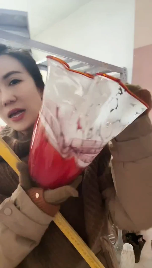 252直播玻璃花瓶