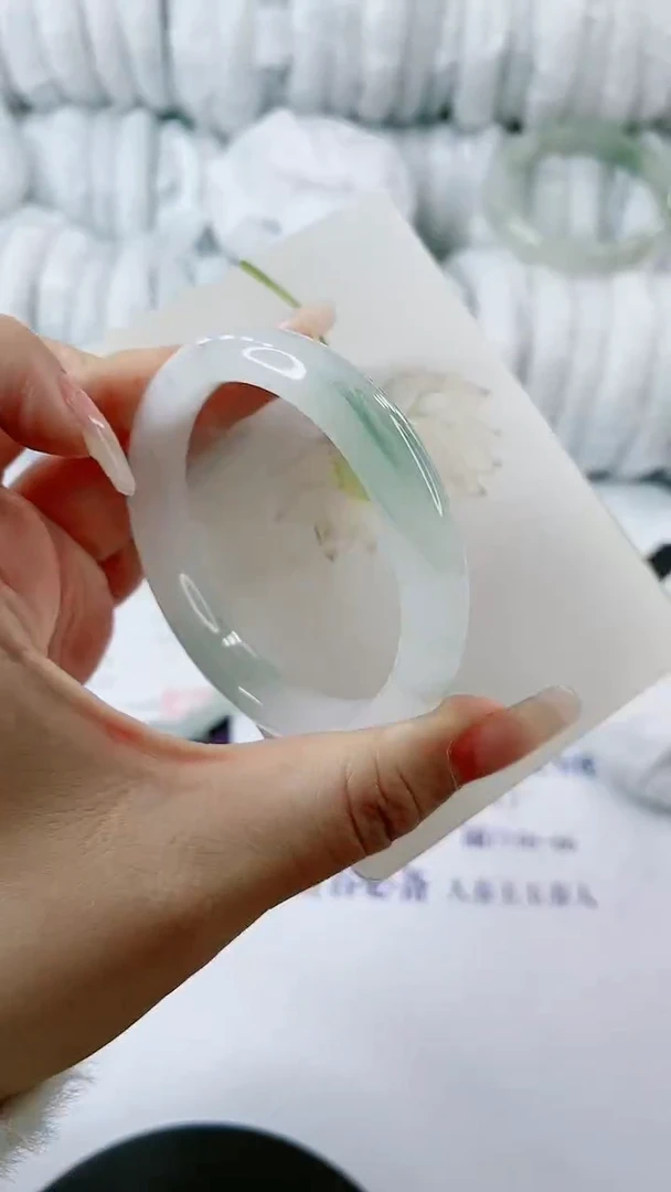 【闪购商品】石英质玉手镯未镶嵌0246628150-多样性发货