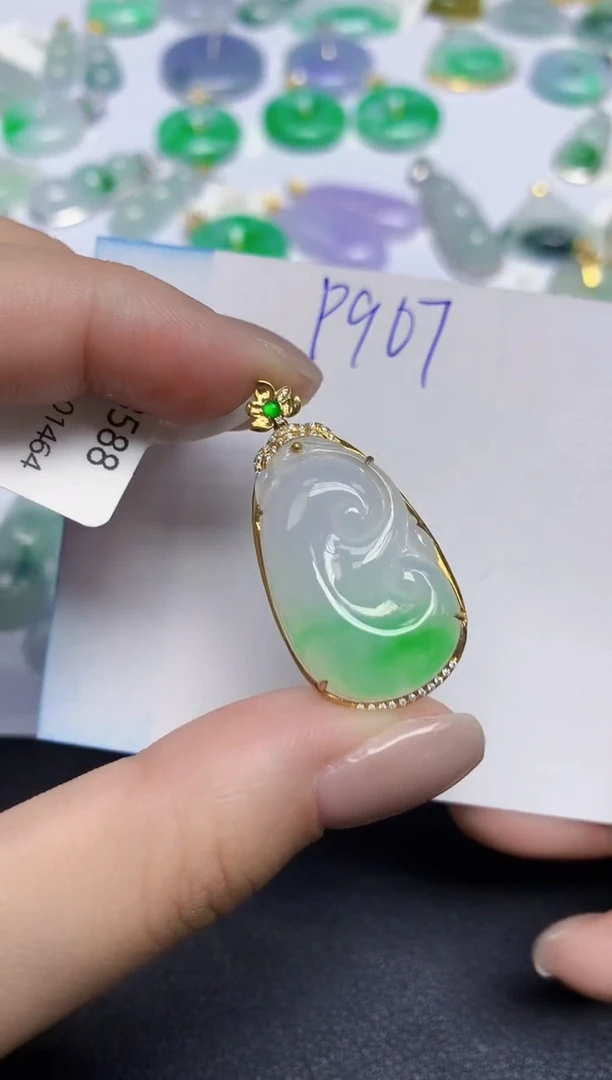 颈饰18K金镶嵌翡翠天然缅甸翡翠A货翡翠百元以上9元证书费自理