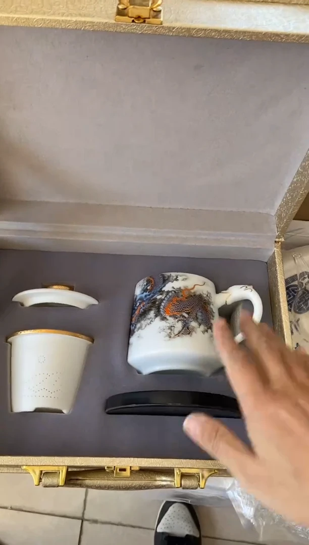 无运费险有瑕疵的摄影的产品有使用过的痕迹有点脏介意勿拍