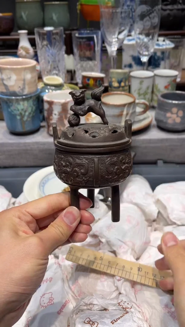 瓷片三足纯铜香炉