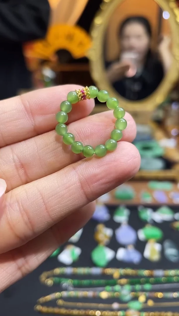 颈饰未镶嵌和田玉戒指 百元以下不出证