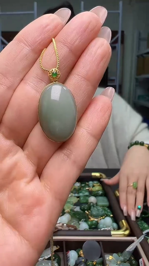 颈饰18K金镶嵌和田玉(多样性发货.发其一）11.08.09