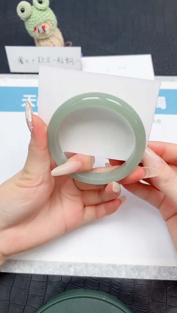 【闪购商品】石英质玉手镯未镶嵌87-60.5