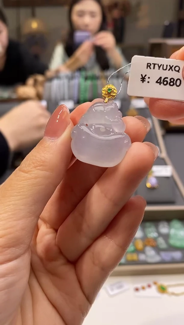 颈饰18K金镶嵌翡翠金蟾