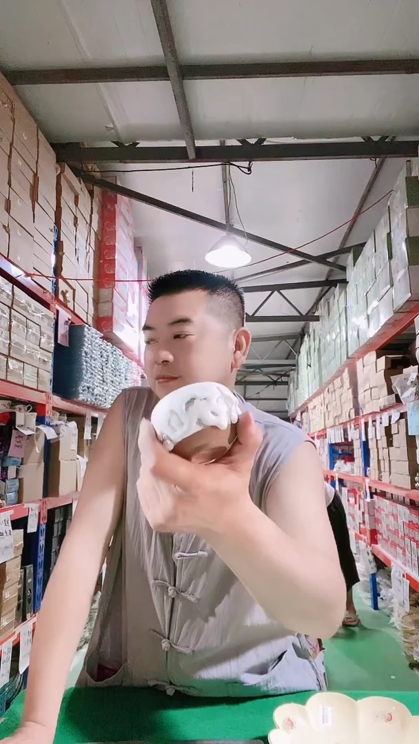 瓷片碗碟好物一件不留@@1