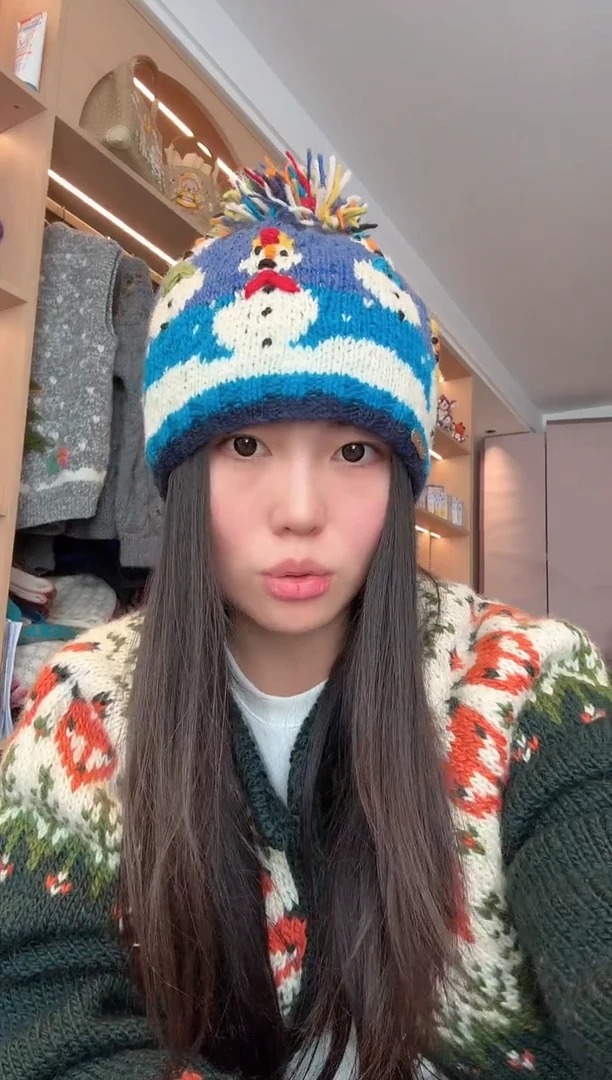羊毛细线蓝色雪人帽