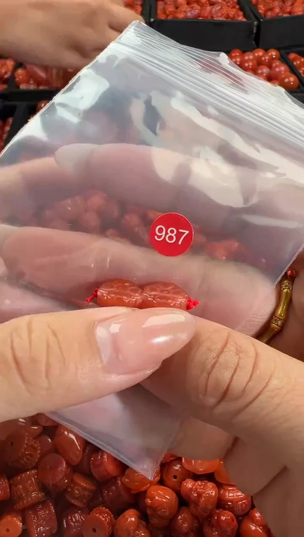 颈饰未镶嵌南红玛瑙1