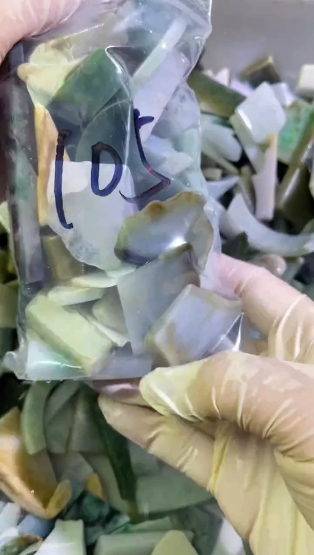 【闪购商品】翡翠颈饰未镶嵌天然翡翠大号500克105