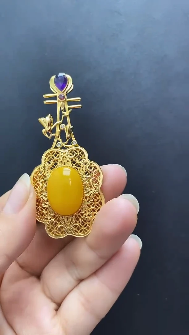 裸石琥珀未镶嵌吊坠