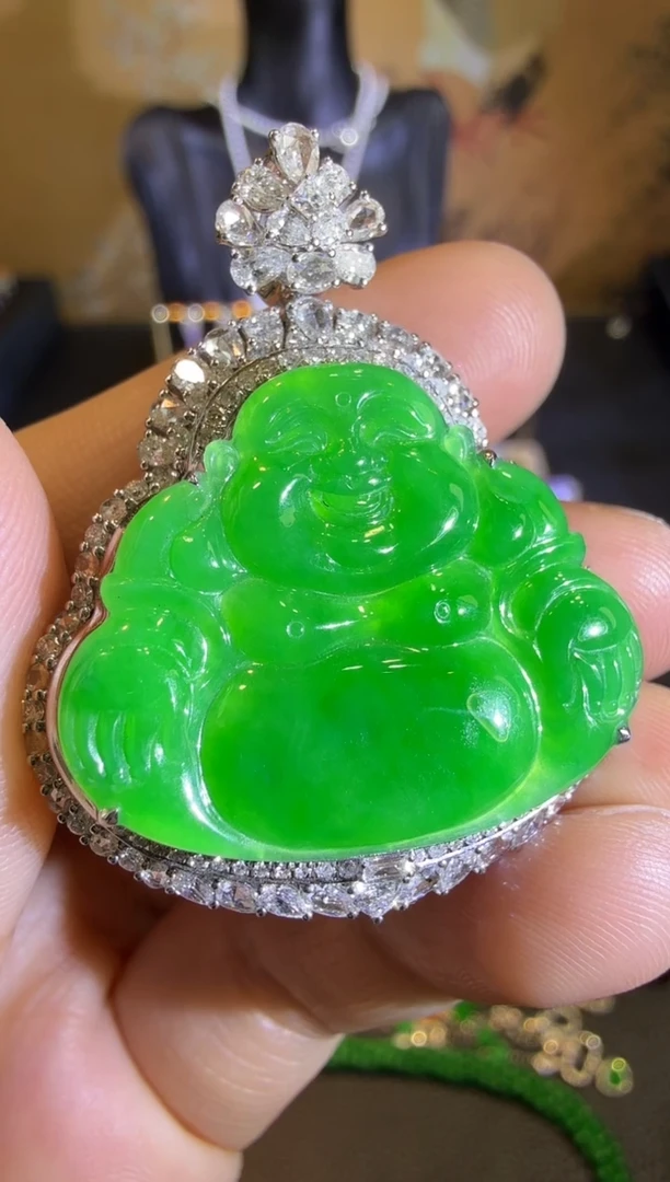 【闪购商品】翡翠吊坠(赠链)18K金镶嵌高冰正阳满绿大佛公吊坠