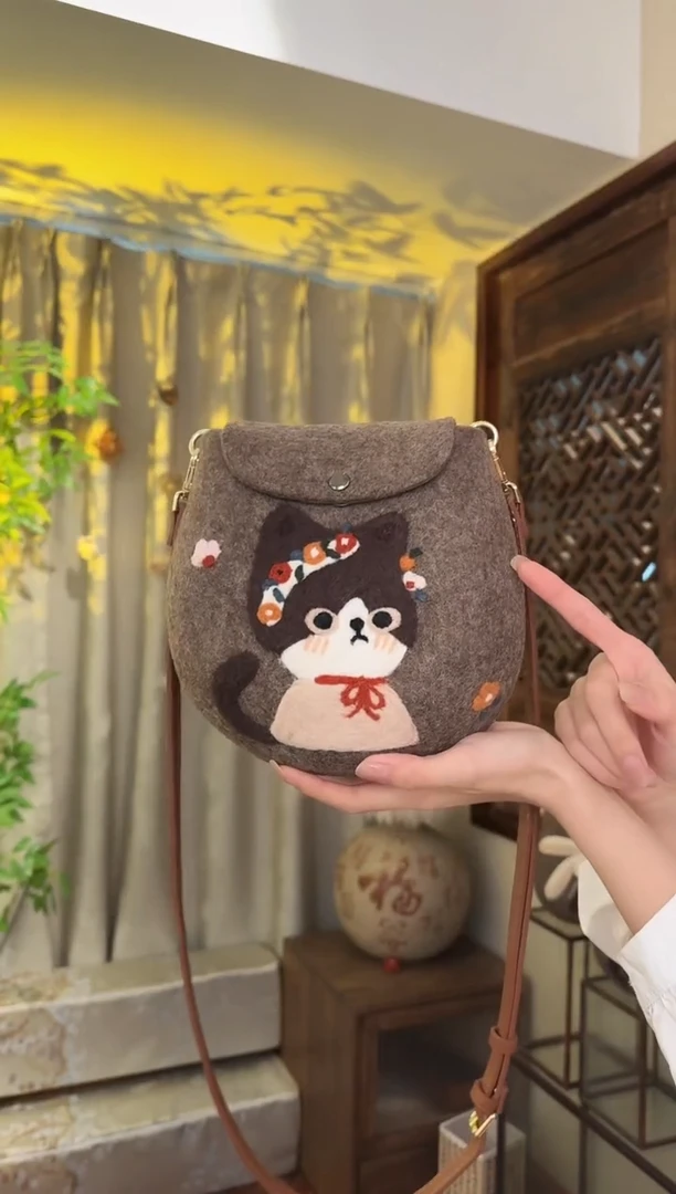 羊毛非遗纯手工包  蛋蛋包花环猫咪