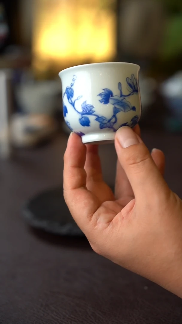 景德镇全手工手绘青花花卉小炉式杯