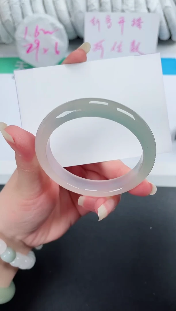 【闪购商品】石英质玉手镯未镶嵌69-52.8