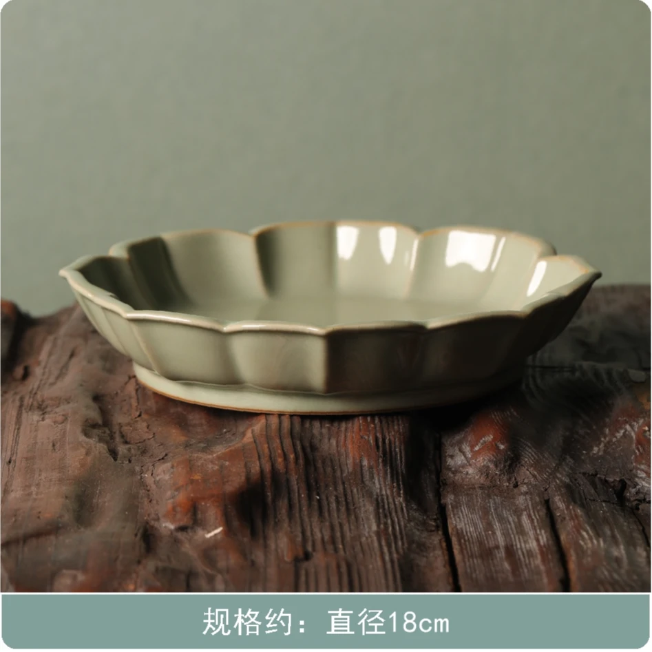 莲瓣盘 直径18cm