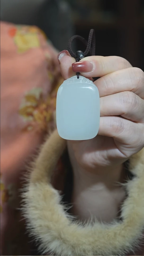 颈饰未镶嵌和田玉无事牌