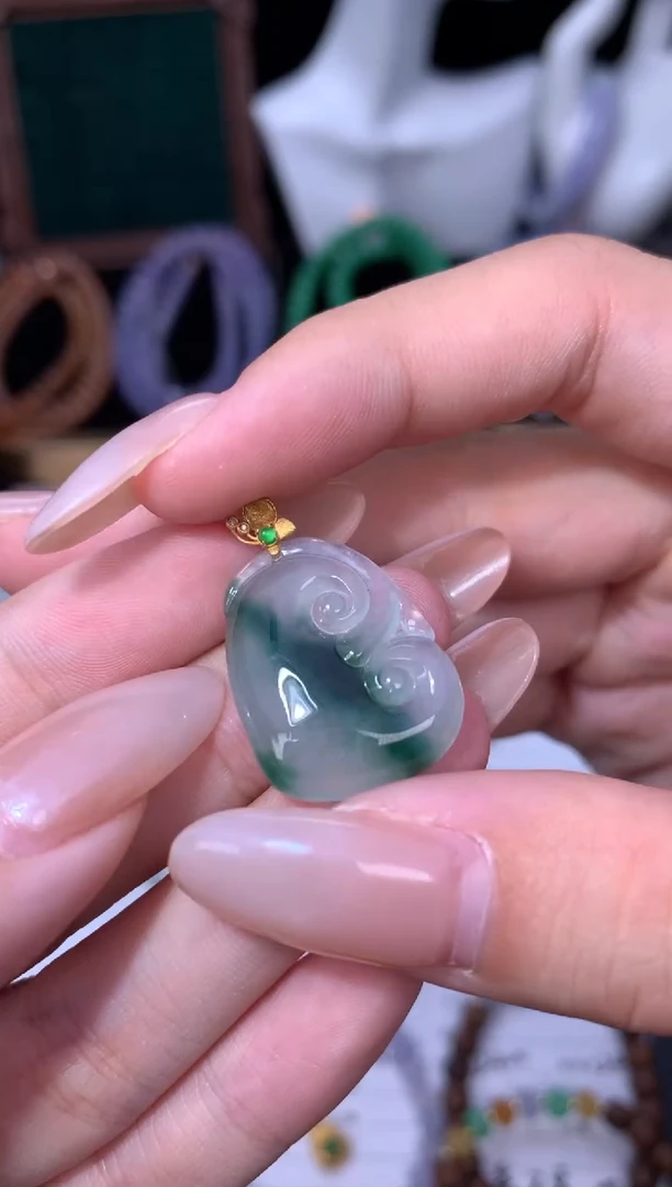 颈饰18K金镶嵌翡翠48小时鉴赏期 退货不扣服务费