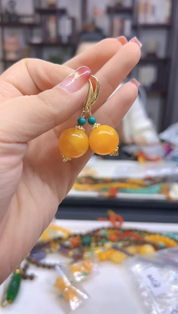 【闪购商品】蜜蜡耳饰14K金镶嵌耳勾E710