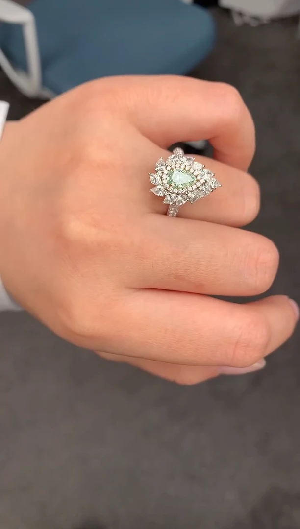 【闪购商品】钻石戒指/指环18K金镶嵌79分绿钻戒指