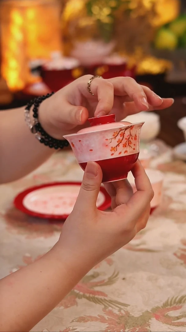 朱墙映雪盖碗 哈哈哈哈