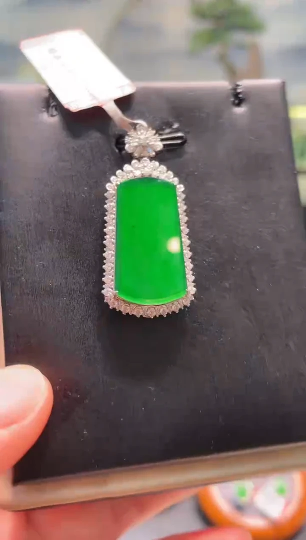 【闪购商品】翡翠颈饰18K金镶嵌A98天然A货翡翠