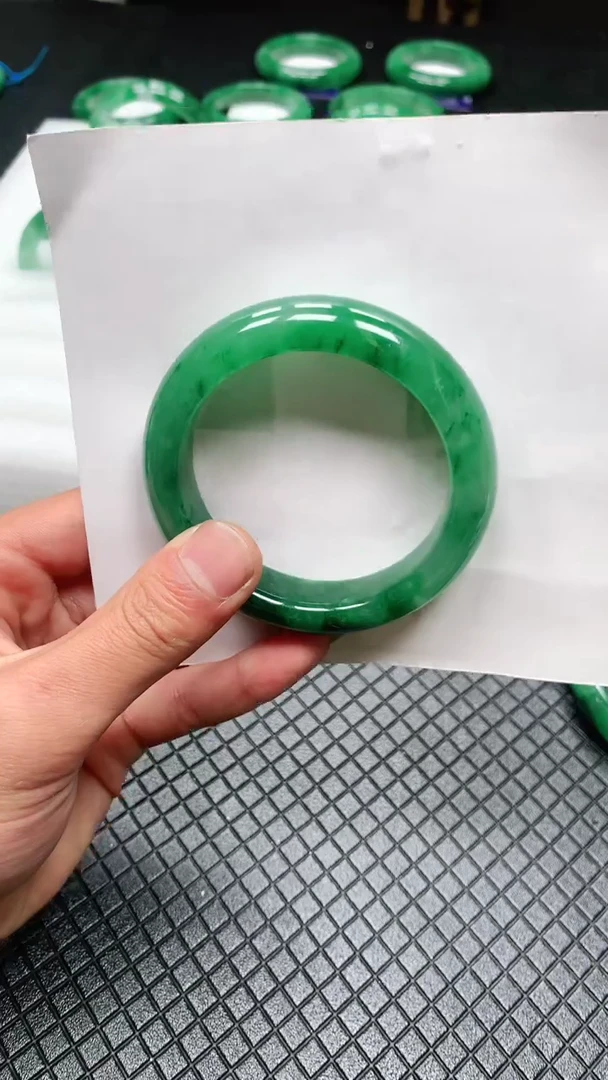 【闪购商品】石英质玉手镯未镶嵌冰飘花手镯