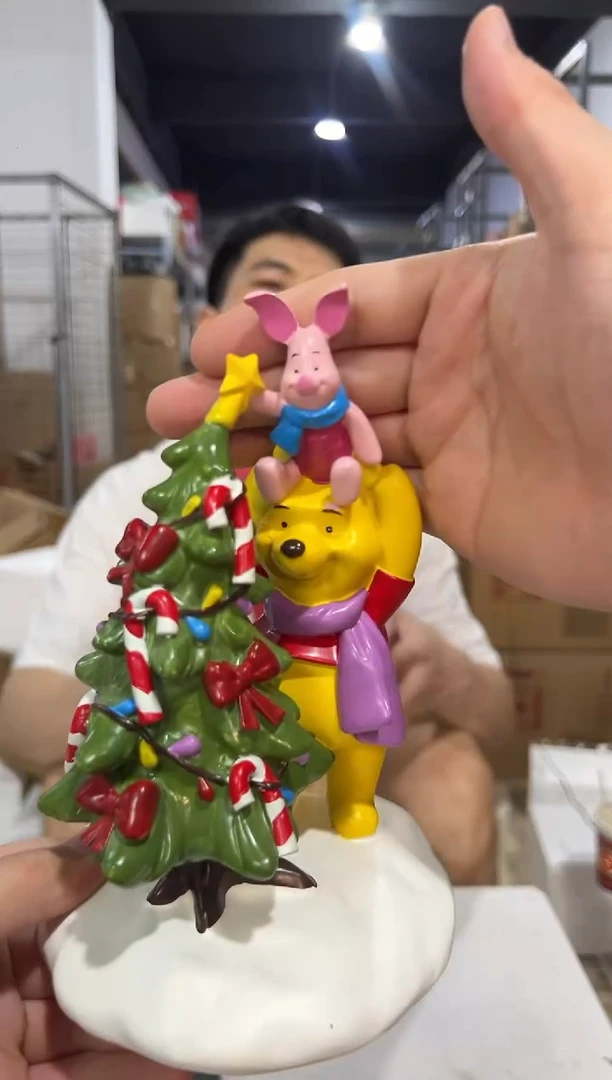 瓷片树脂原盒维尼皮杰猪圣诞树摆件